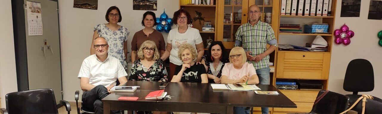 Grupo Municipal Socialista en reunión sobre el barrio de Flores del Sil.
