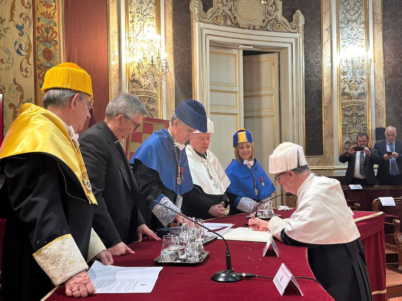 Ceremonia de ingreso del profesor Gonzalo Tejerina en la Real Academia de Doctores de España.