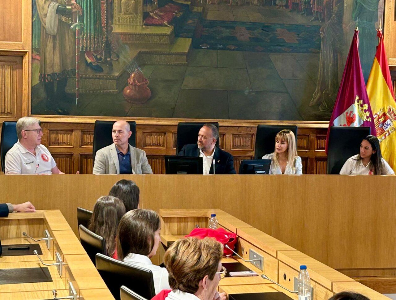 Reunión en la Diputación de León con el Bembibre H.C. tras su clasificación