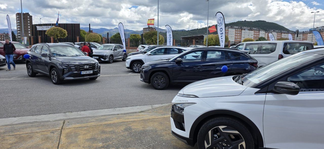Rubén Arteaga presenta vehículos Hyundai en la feria Expocasión en Ponferrada