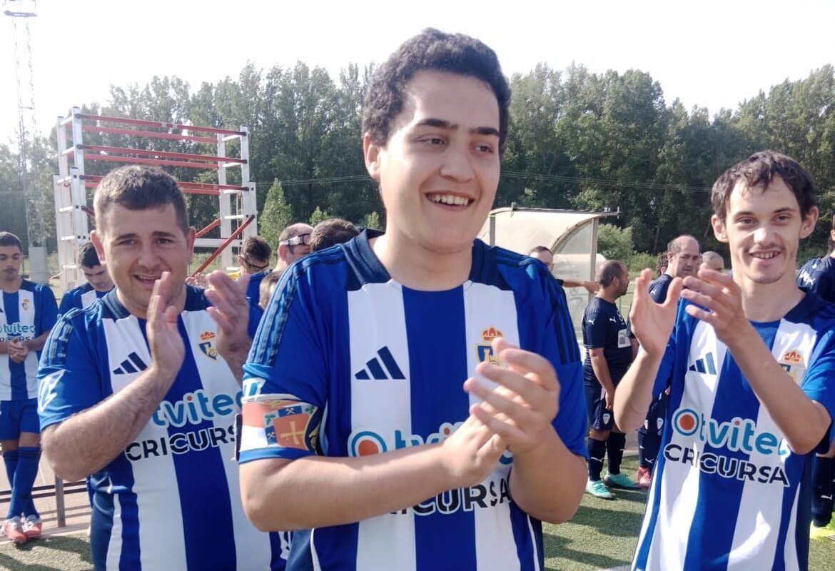 Jugadores del equipo Genuine celebrando en LaLiga Genuine