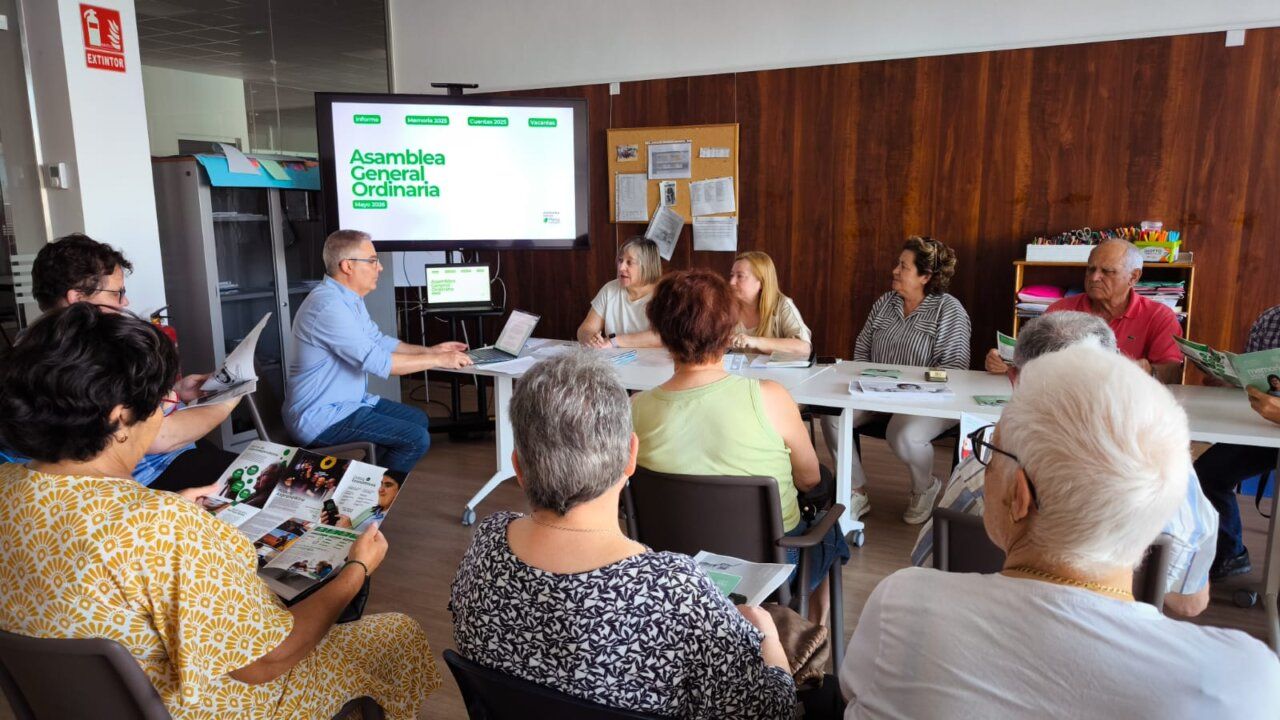 Reunión de la asamblea general ordinaria de Asprona Bierzo en mayo de 2026