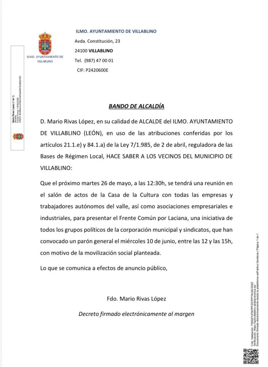 Reunión en el salón de actos de la Casa de la Cultura en Villablino