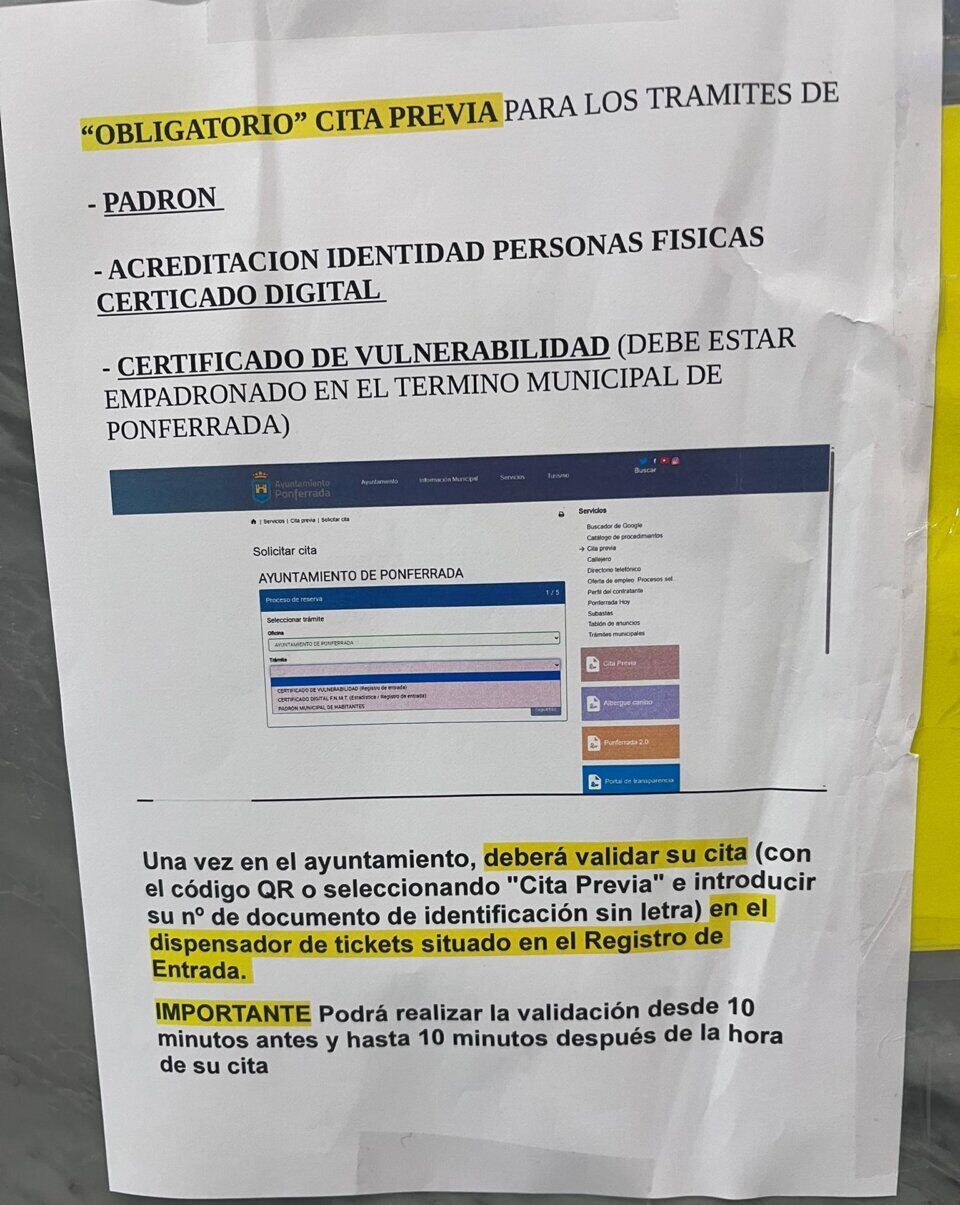 Cartel informativo sobre cita previa en el registro municipal de Ponferrada