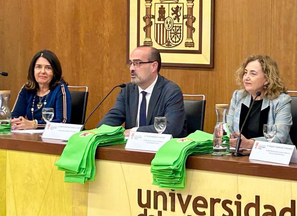 Evento de clausura del Programa Interuniversitario en Ponferrada con varios ponentes