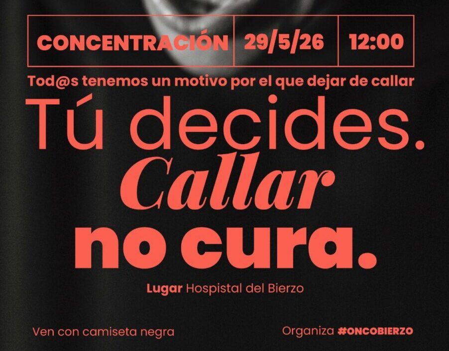 Persona expresando emociones durante una concentración por la sanidad pública en El Bierzo