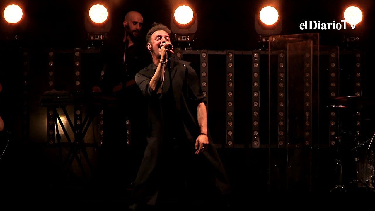 Shinova actuando en la Plaza Mayor de Salamanca durante el festival FÀCYL