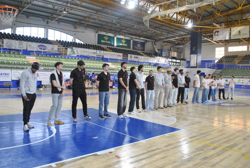Jugadores del Clínica Ponferrada SDP en la despedida de temporada