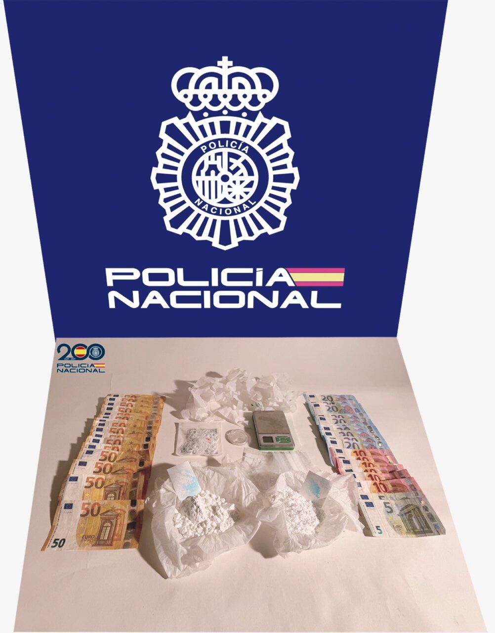 Intervención policial con drogas y dinero en efectivo en León