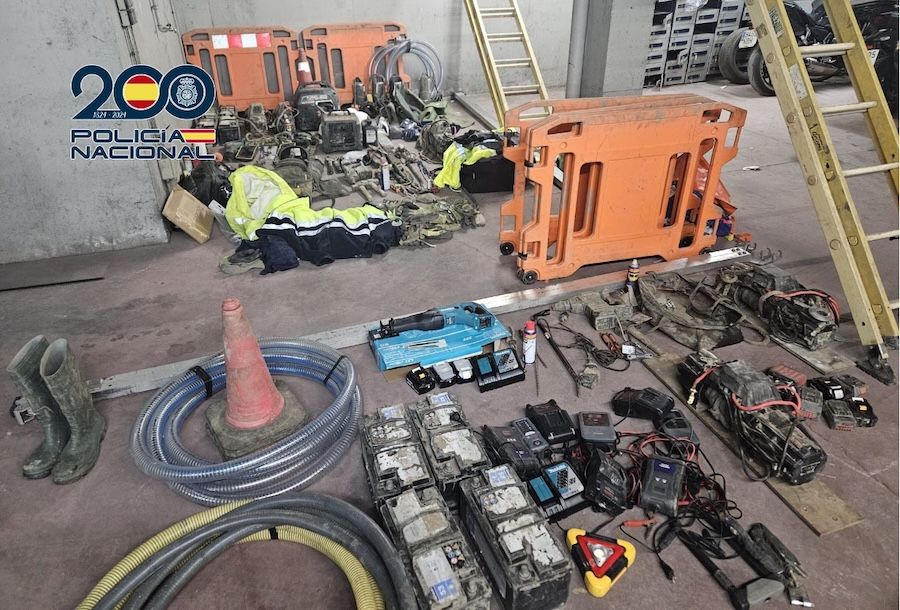 Material confiscado por la Policía Nacional tras detenciones en Ponferrada