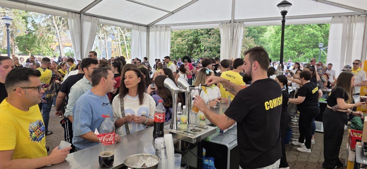 Multitud de personas disfrutando en el Día de Peñas en Ponferrada