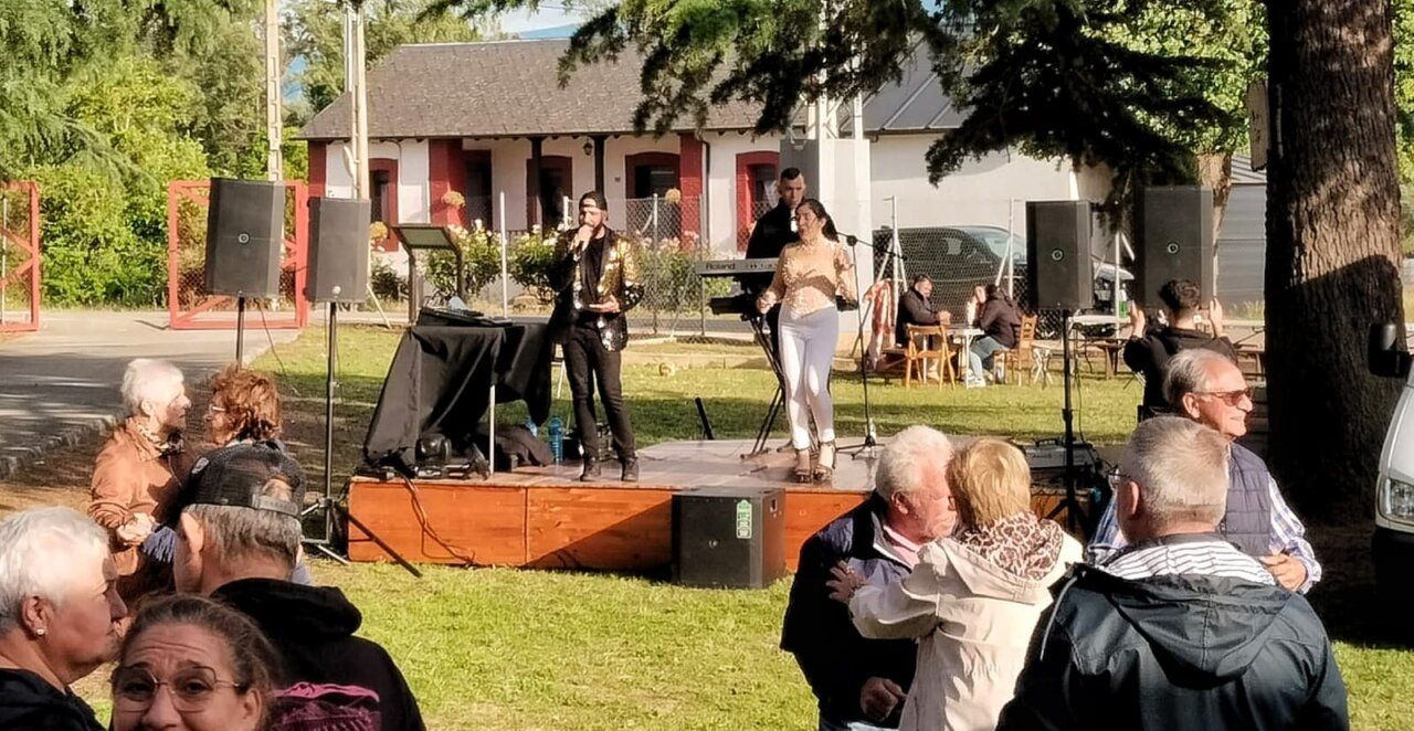 David Vilaboy en su exposición fotográfica durante las fiestas de San Isidro.