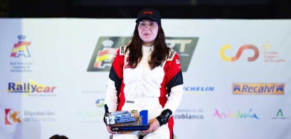Andrea Lamas en el podio del Rallye Ciudad de Pozoblanco
