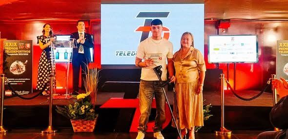 Momento de la gala Teledeportivos con premiados y presentadores