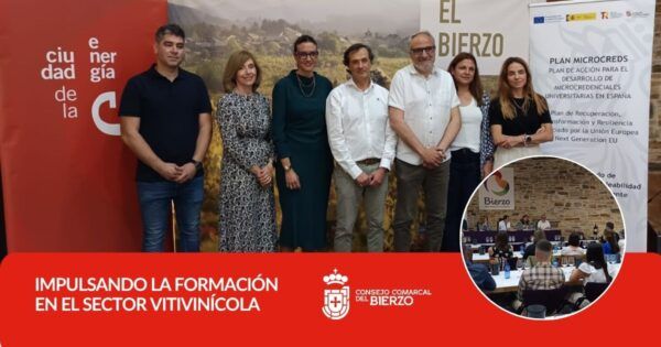 Grupo de personas en evento sobre formación en el sector vitivinícola