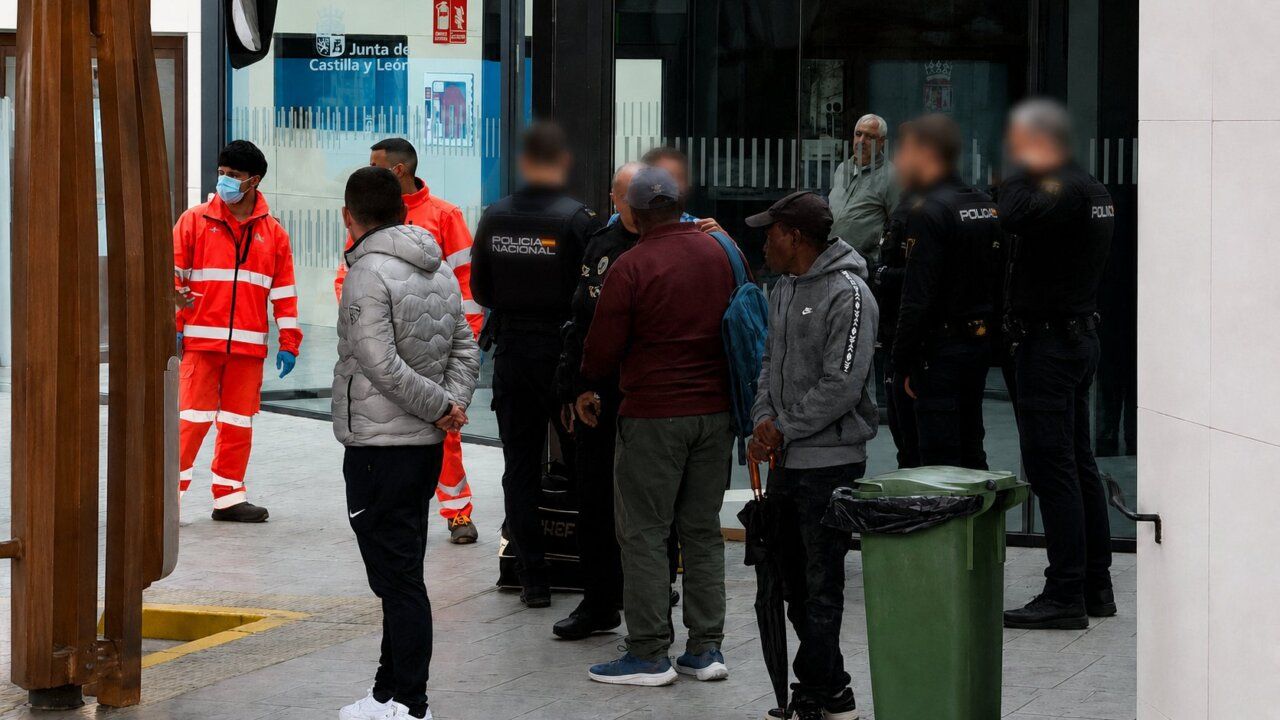 Intervención de la Policía Nacional en la estación de autobuses de Ponferrada tras un altercado