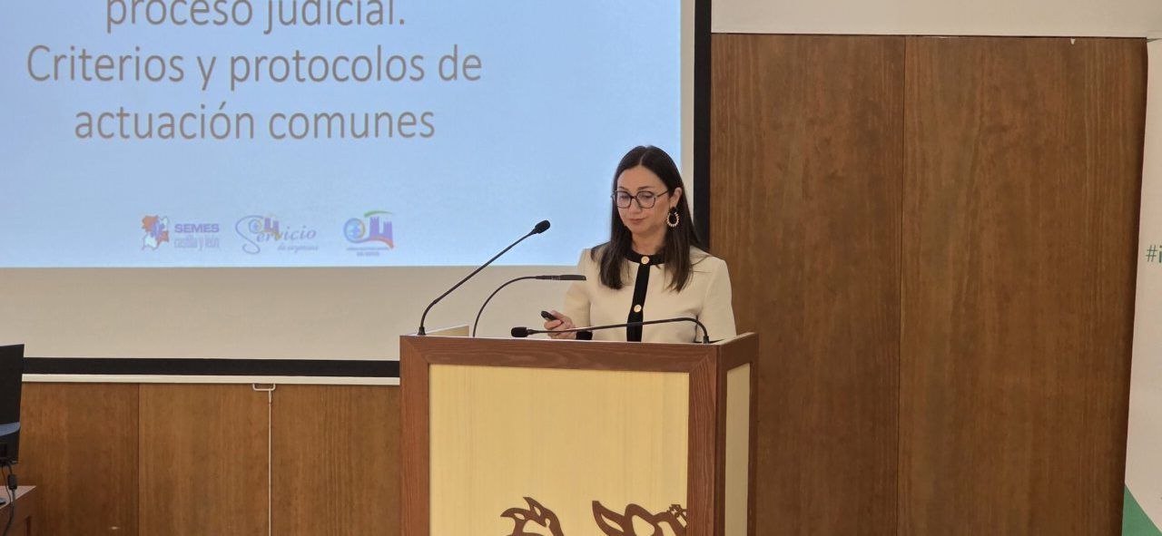 Ponente en jornada sobre violencia contra la mujer en la Universidad de León