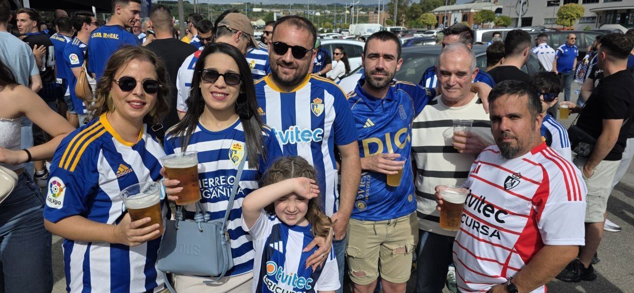 Grupo de aficionados de la Ponfe en el Bar El Toralín