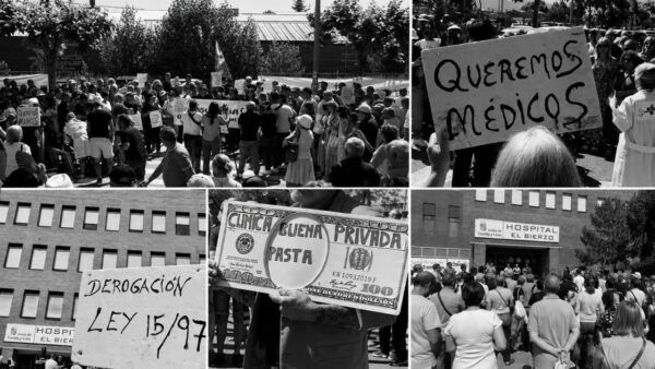 Concentración de personas pidiendo una sanidad pública digna en El Bierzo.