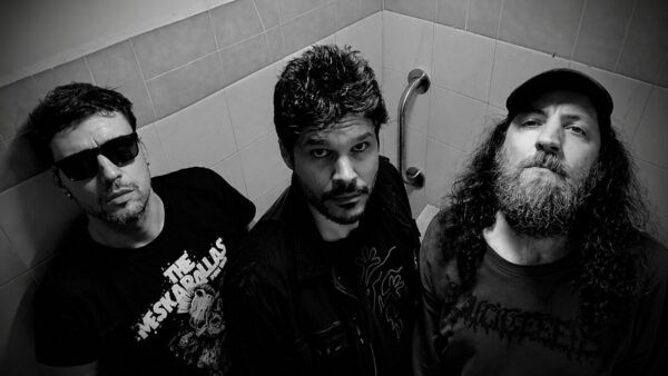 Banda Perro Futuro en una grabación en directo desde Portugal