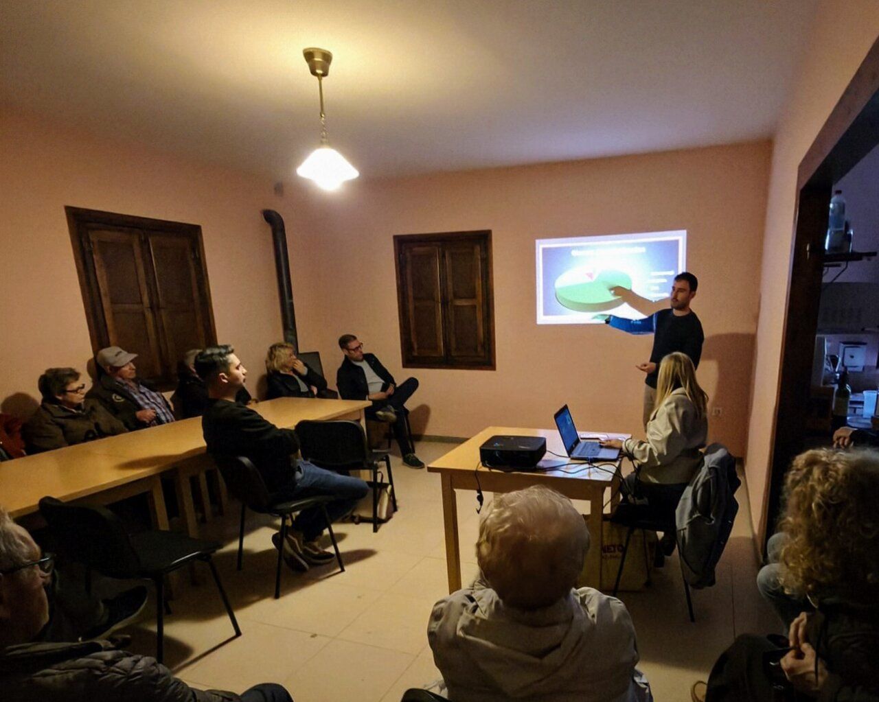 Presentación sobre la Ruta de las Minas de Valcabado en Valdefrancos