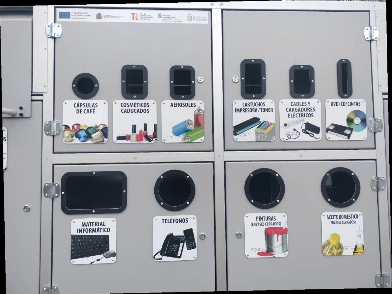 Contenedores de reciclaje para diversos residuos en Ponferrada