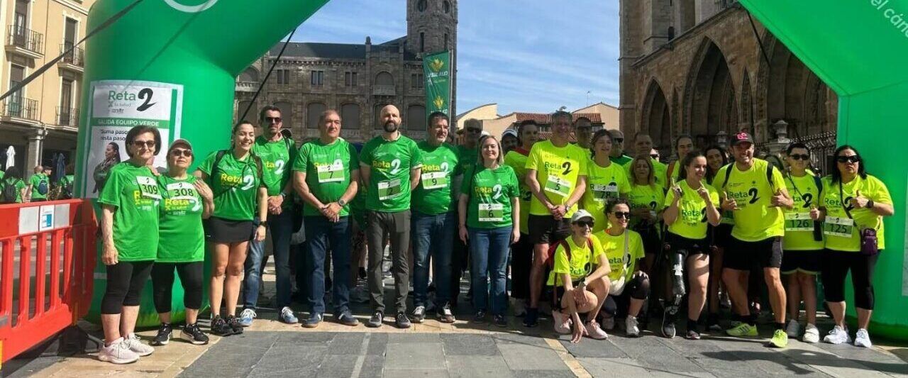 Participantes en la marcha solidaria Reta2 x Tu Salud en León