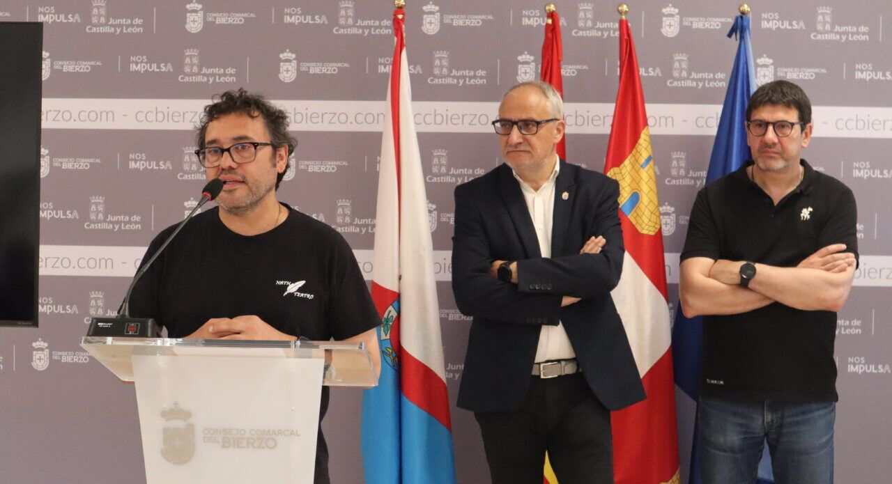Presentación del programa de teatro en el Consejo Comarcal del Bierzo