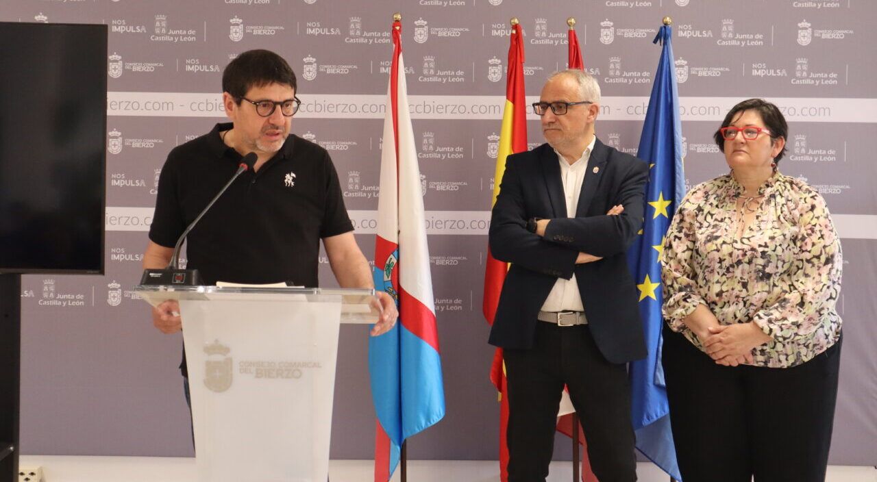 Participantes en la Asamblea General de Coceder en el CDR AFA Bierzo