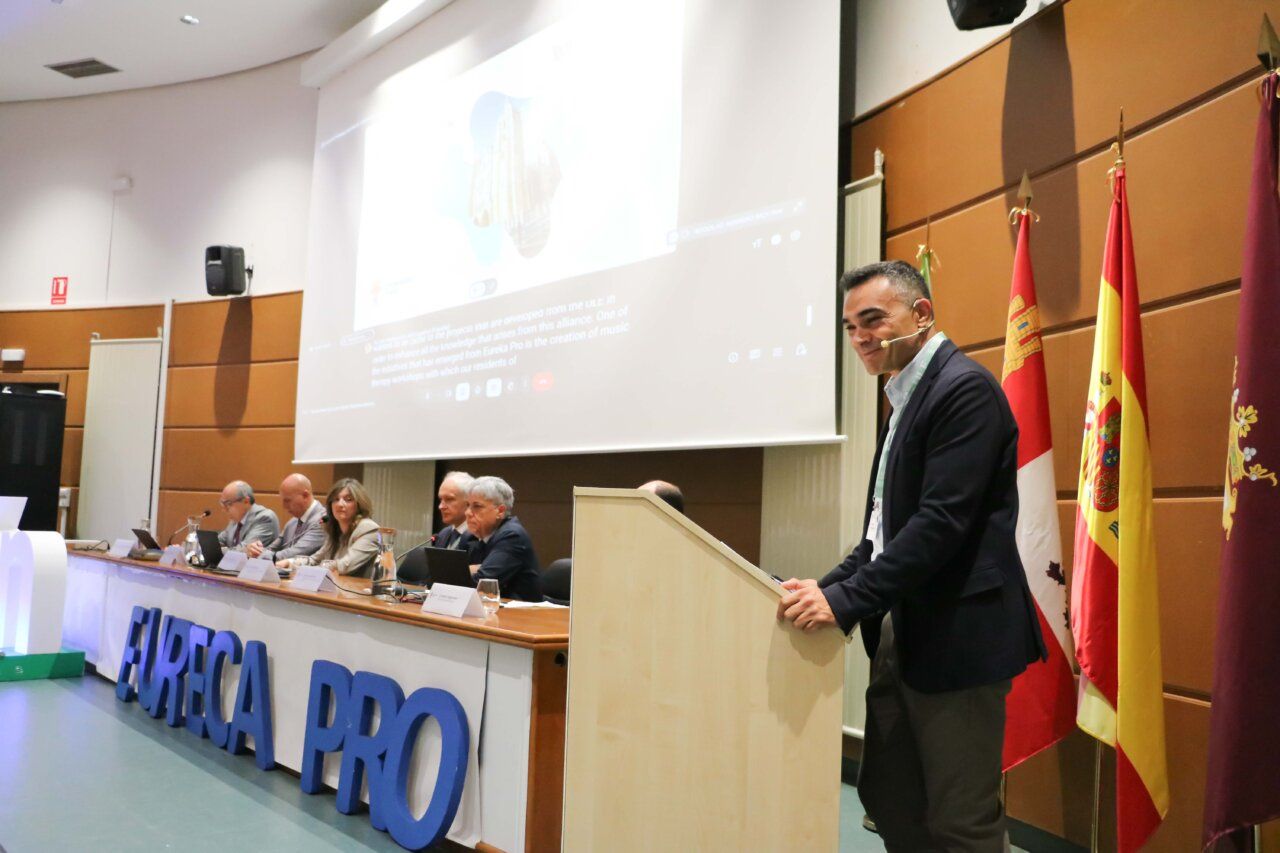 Reunión de la Universidad de León en el evento EURECA-PRO con varios ponentes