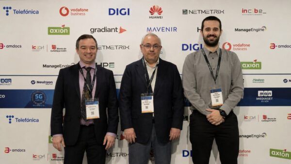 Investigadores de la Universidad de León en el 5G Forum en Sevilla