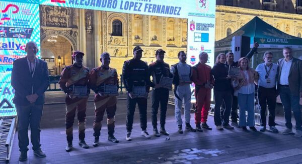 Ceremonia de entrega de premios del VI Rallye Reino de León en el Ayuntamiento de León.