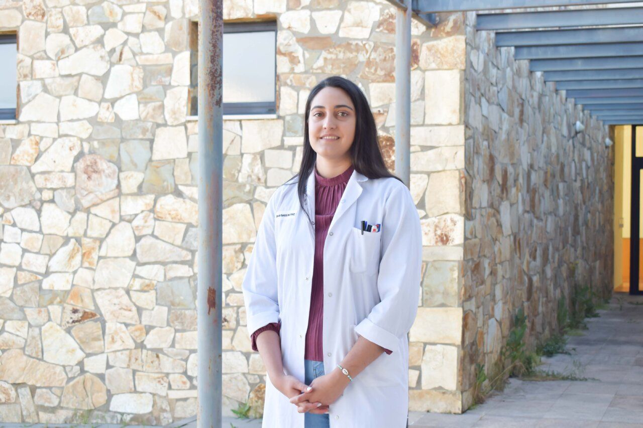Sarah Panera Martínez en el campus de la Universidad de León