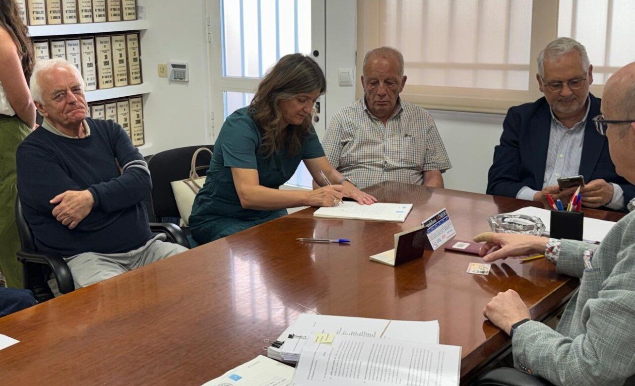 Firma del acuerdo de venta de Aquilón a Ceva Animal Health