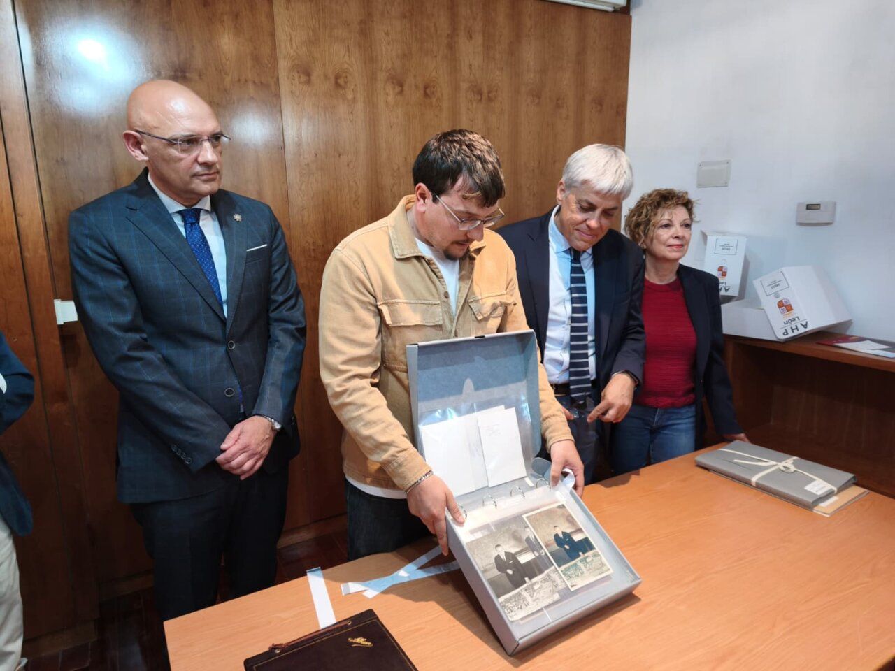 Presentación del fondo documental de Carlos Arias Navarro en León