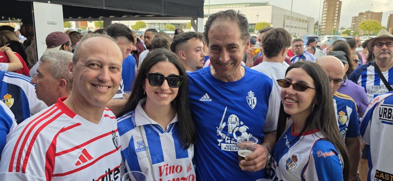 Aficionados de la Ponferradina y Celta B en un evento deportivo