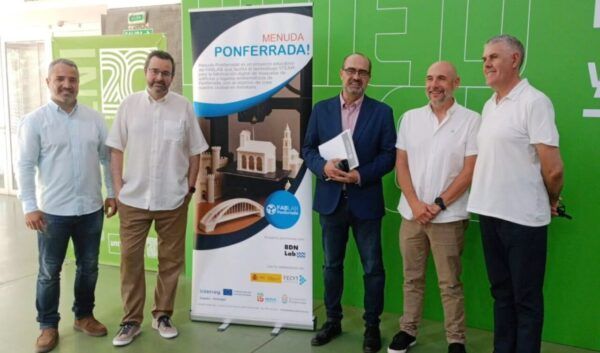 Participantes en la clausura del proyecto Menuda Ciudad en Ponferrada.