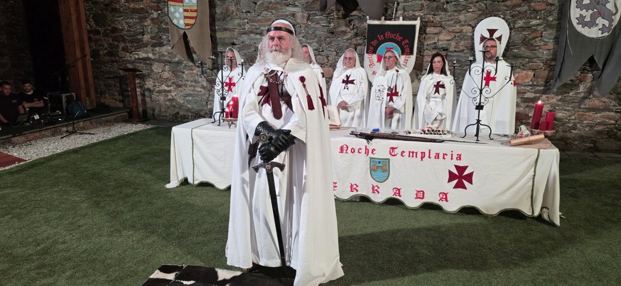 Ceremonia de ordenación templaria en el Castillo de Ponferrada