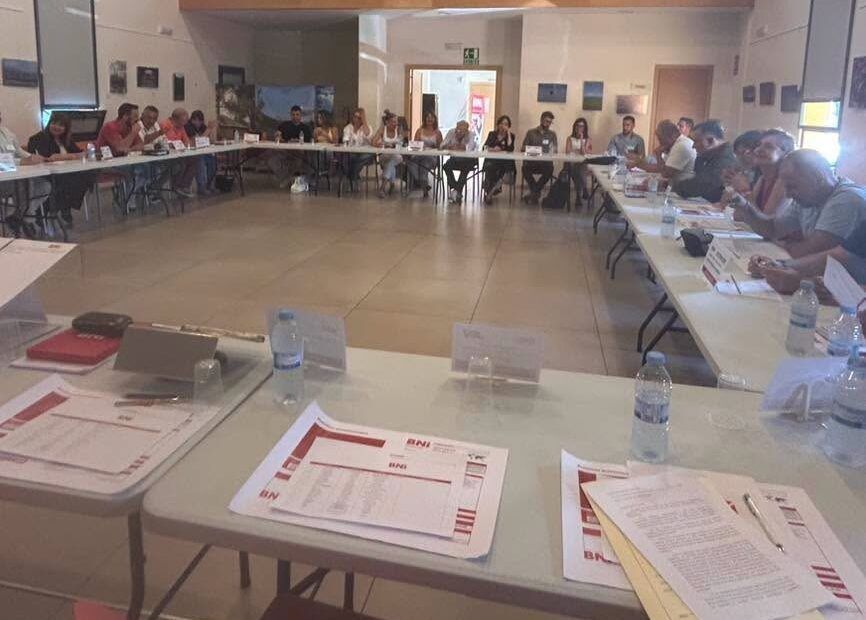 Reunión empresarial en Arganza con participación de Prada A Tope y UNED