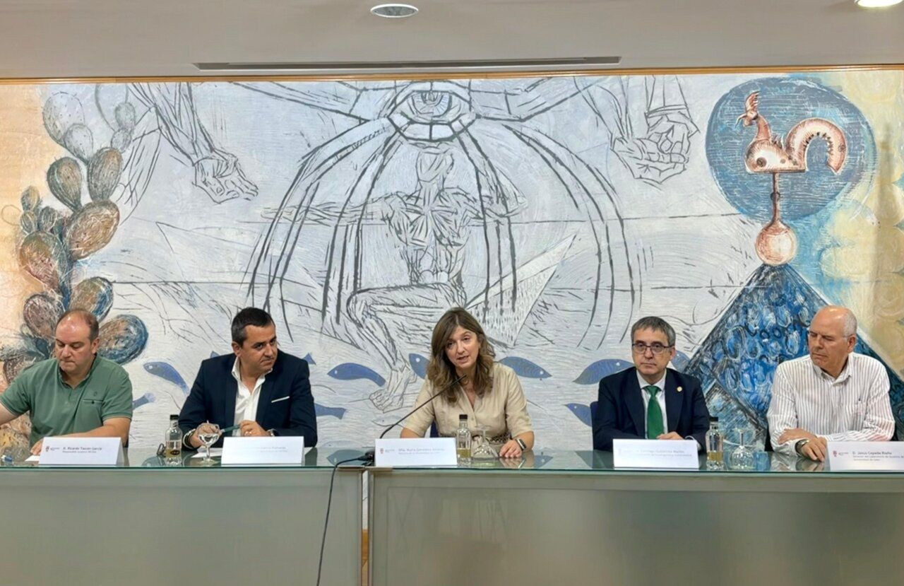 Reunión de prensa sobre adjudicación de contrato de acústica en aeropuertos