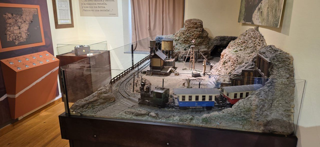 Maqueta de tren en el Aula de Interpretación del Ferrocarril en Toral de los Vados