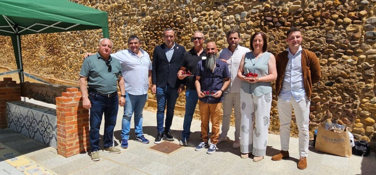 Participantes en la V edición del Festival de la Fresa en Almanza