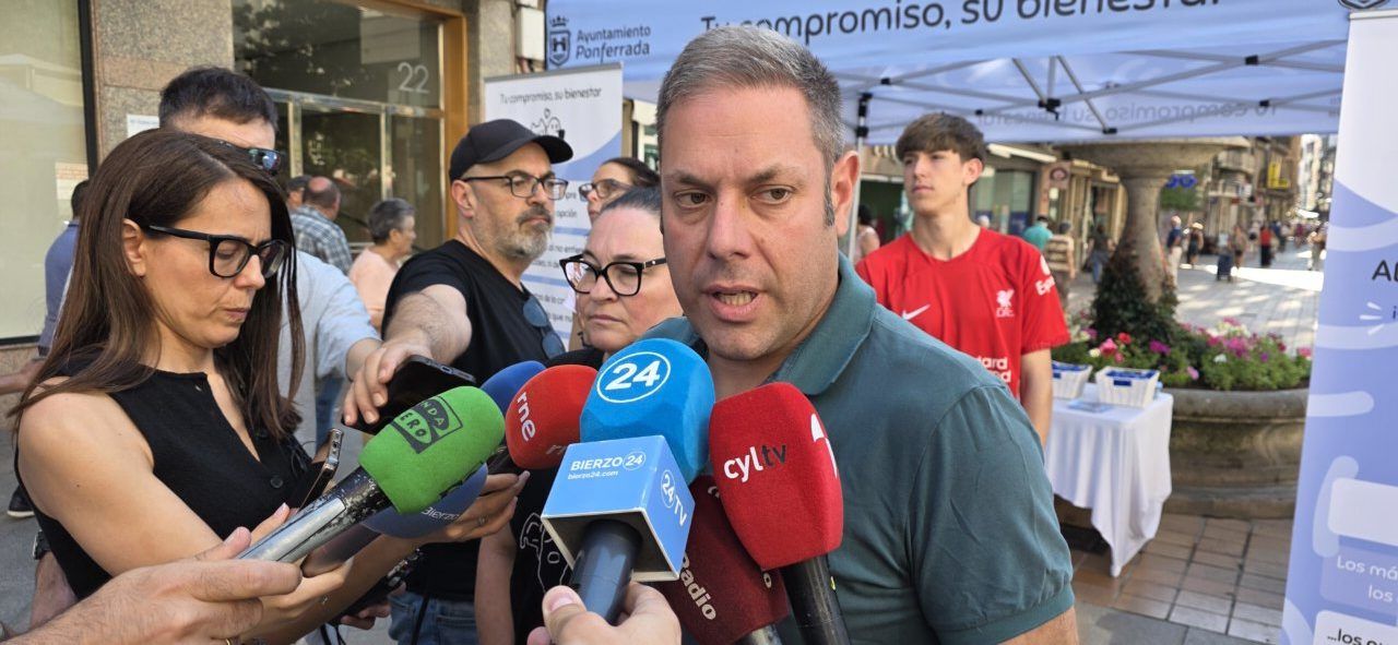 Evento de sensibilización sobre adopción de perros en Ponferrada