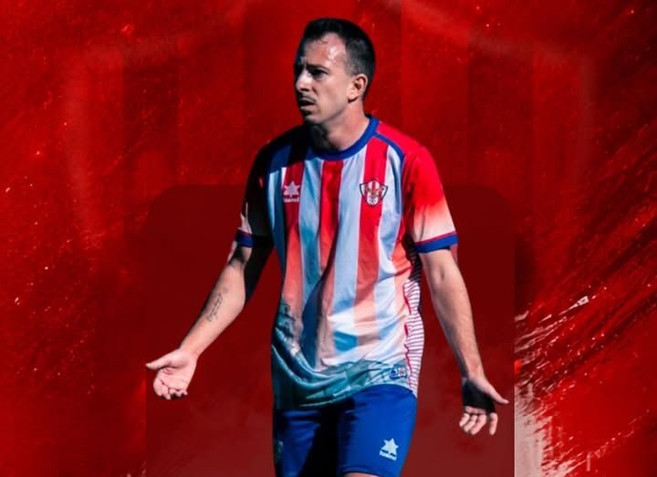 Álex Martínez en la presentación de su renovación con el Atco Bembibre