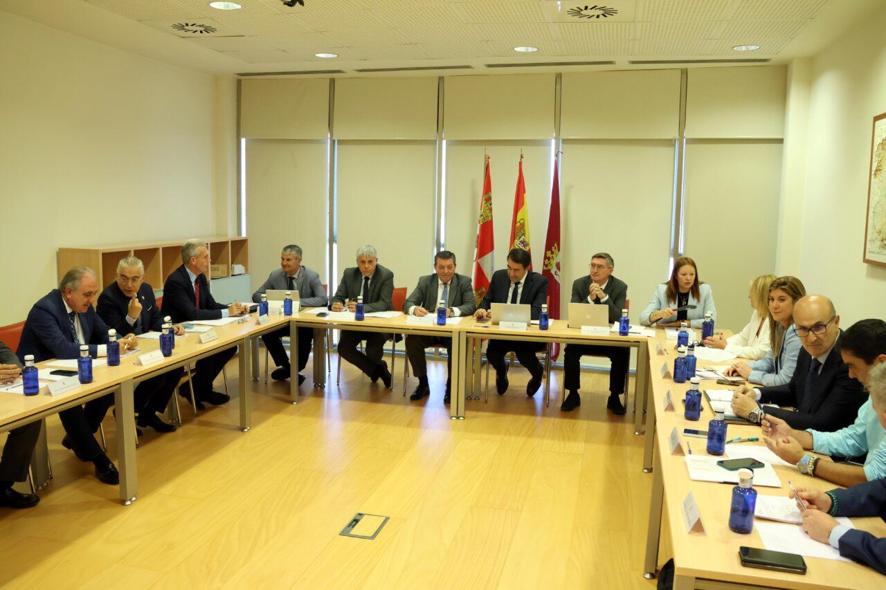 Reunión sobre la campaña de incendios forestales en Castilla y León