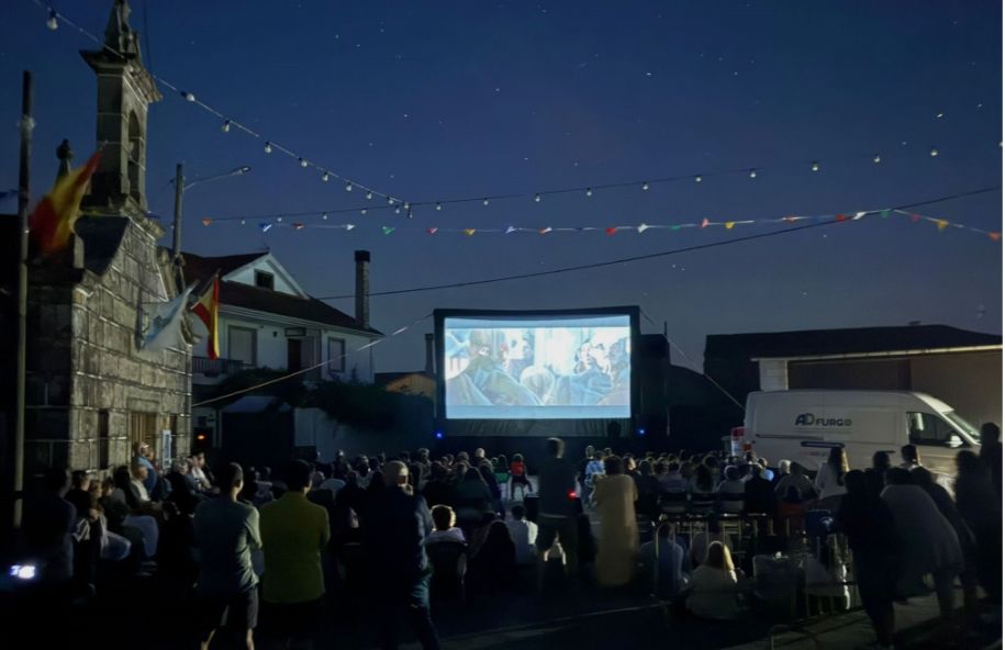 Proyección al aire libre de la película 'Salta!' en Ponferrada