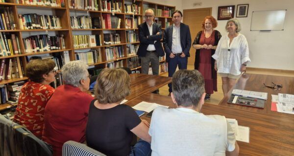 Clausura de taller sobre manejo de teléfonos móviles para mayores en Priaranza del Bierzo.