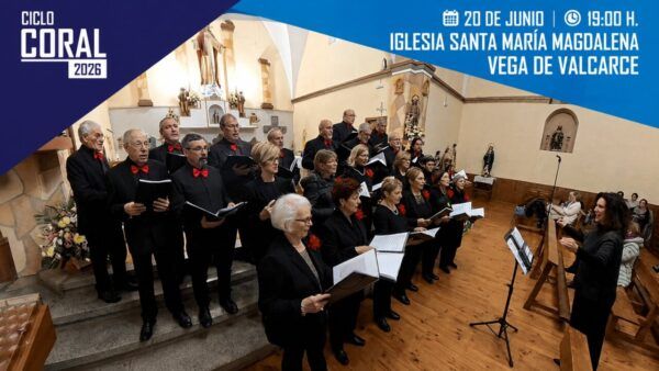 Coral Voces del Bierzo actuando en la iglesia de Santa María Magdalena