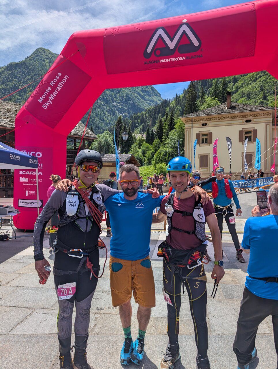 Dos corredores bercianos en los Alpes italianos tras una carrera