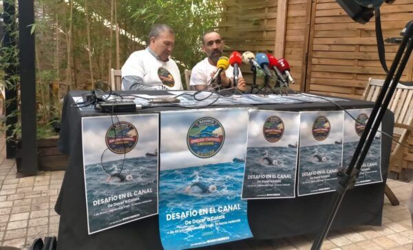 Presentación del desafío de natación de Miguel Basurco en el Canal de la Mancha.